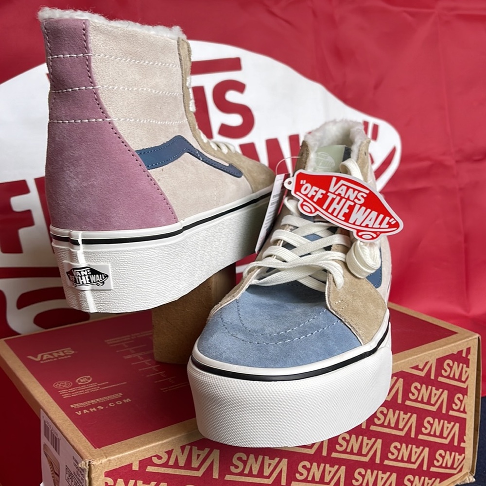 Vans Men’s Sk8-Hi Tapered
Pig Suede/Sherpa Multi Co
VN0A7Q5PMUL Platforms - Picture 10 of 16